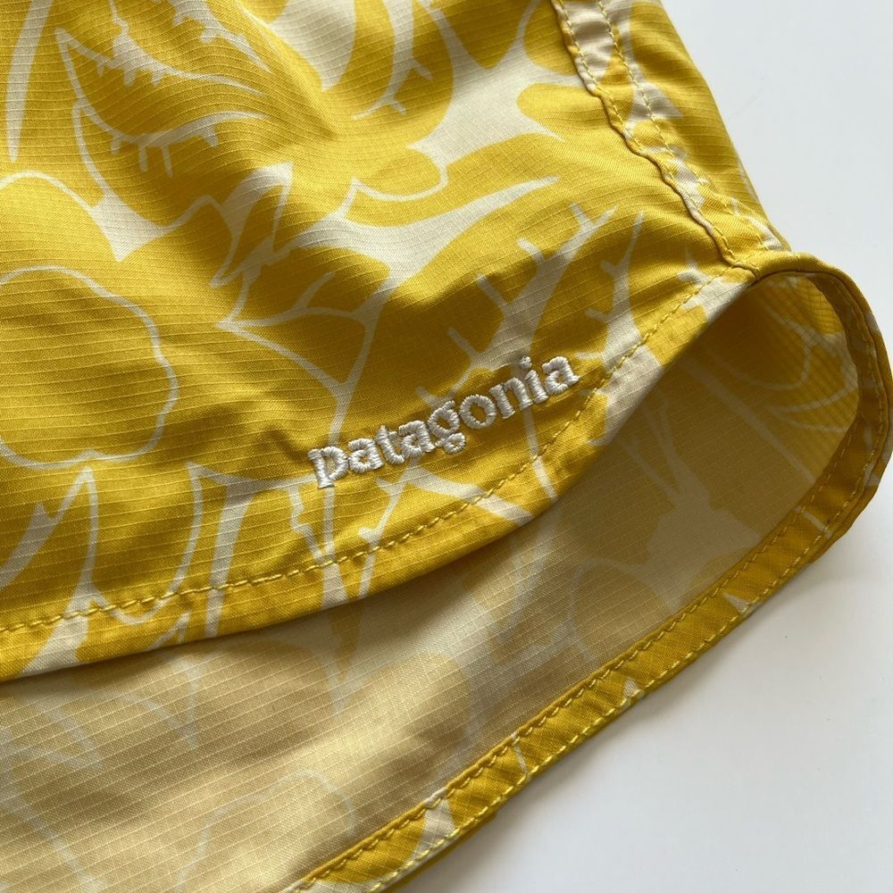 Patagonia Planing Floral Tropical Board Shorts White Yellow Size XS - Picture 4 of 8